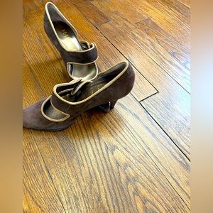 Beautiful brown suede kitten heels